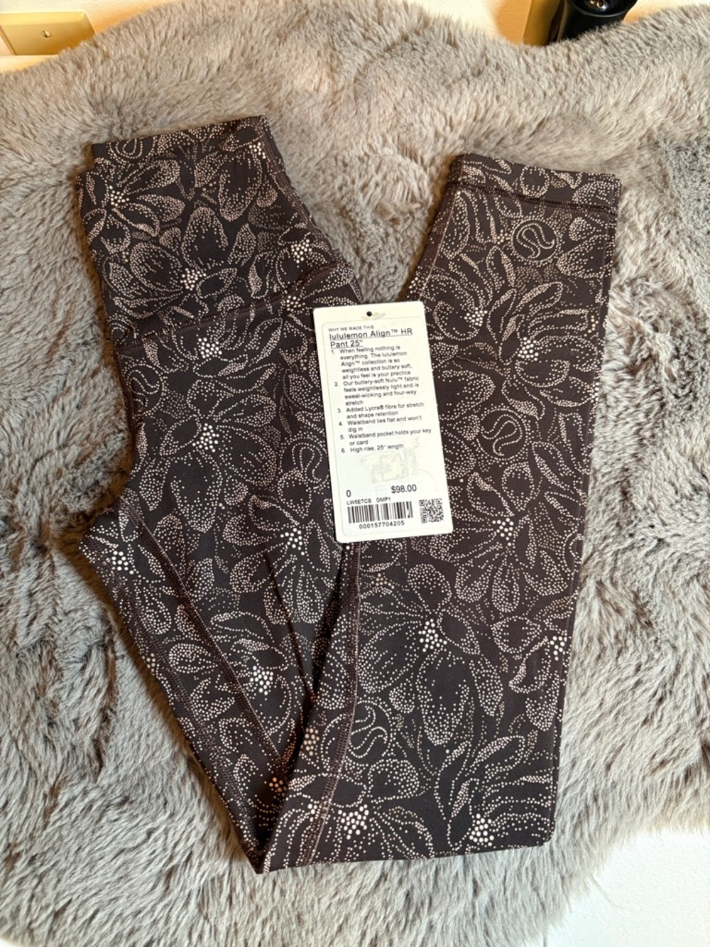 NWT lululemon athletica Black Floral Dot Align 25” Leggings Size 0